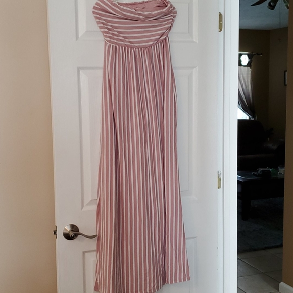 entro Dresses & Skirts - Sleeveless Maxi dress